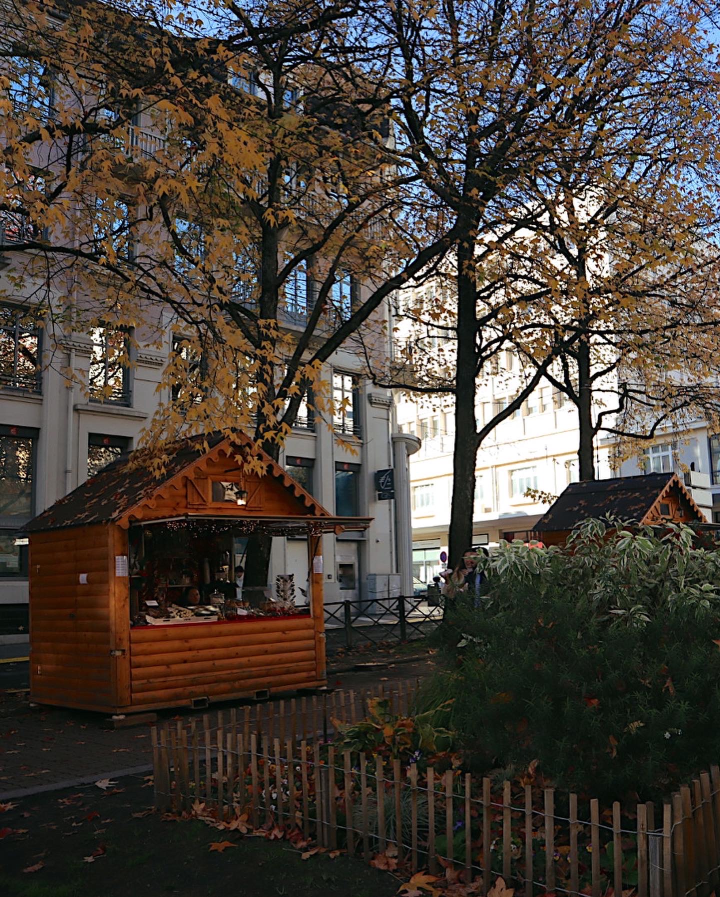 Square George V de dia 